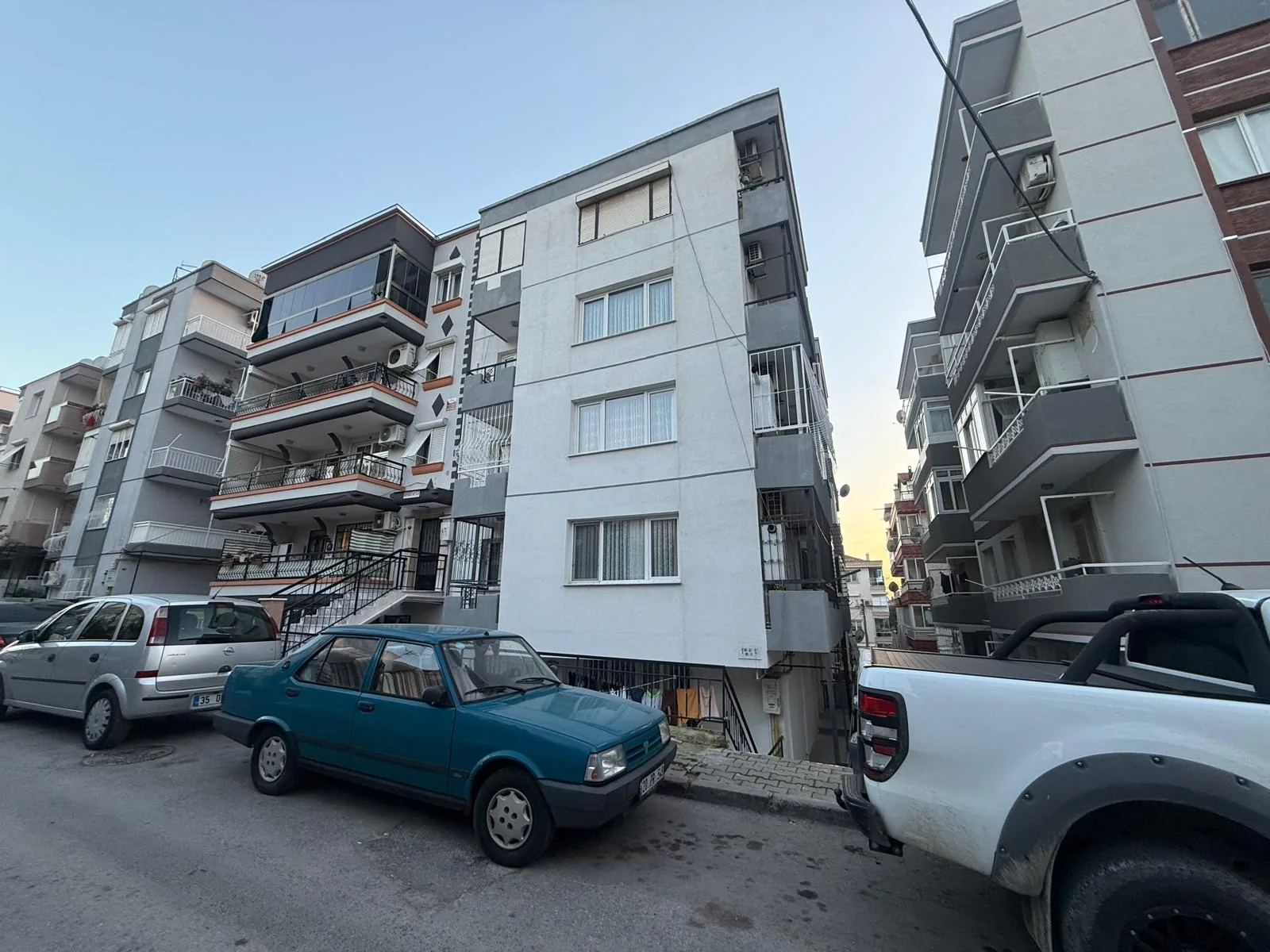 YİĞİTLER MAHALLESİNDE ARAKAT, DOĞALGAZLI, TADİLATLI, 2+1 DAİRE