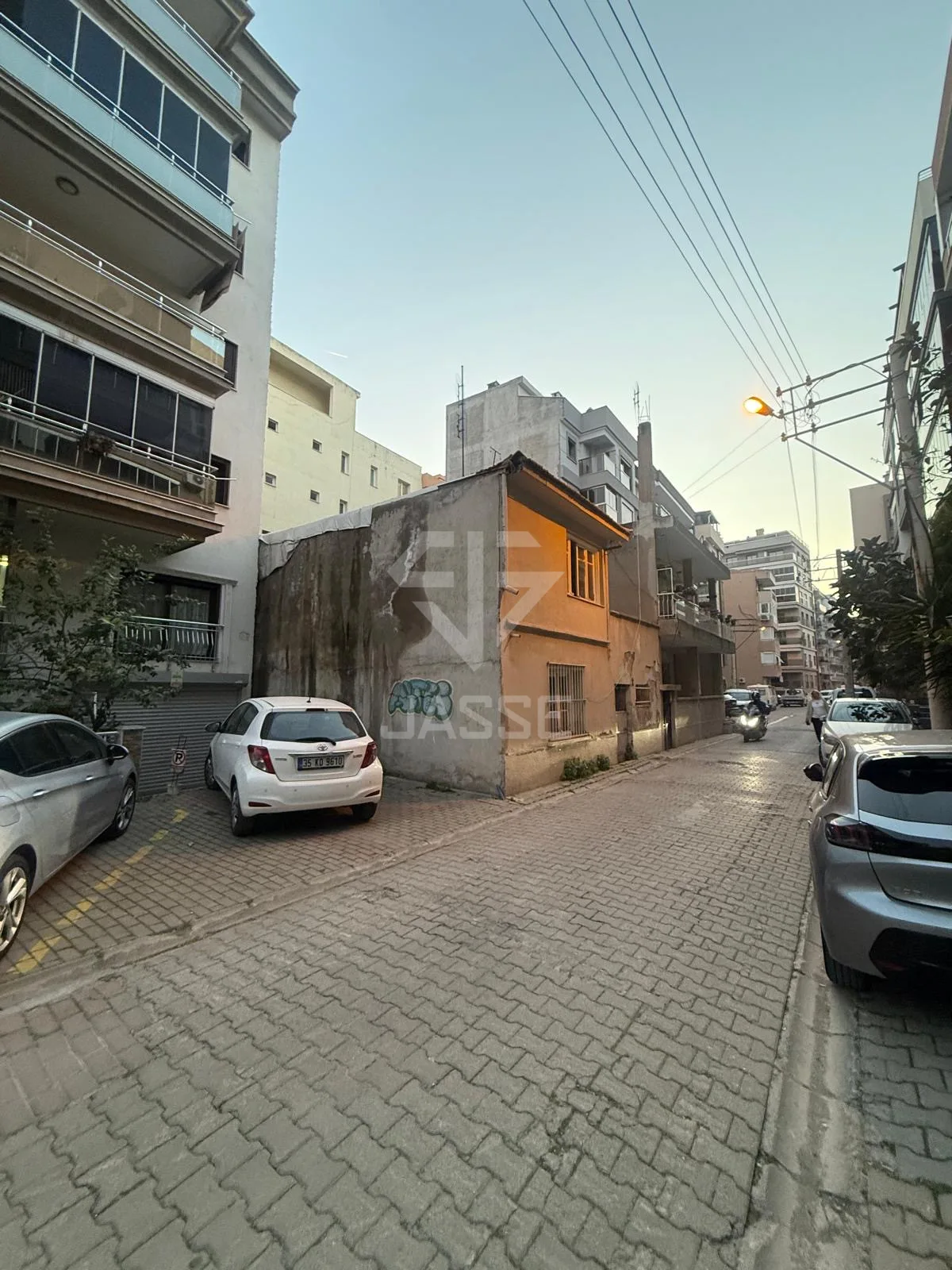 YALI MAHALLESİN EMSALSİZ ARSA